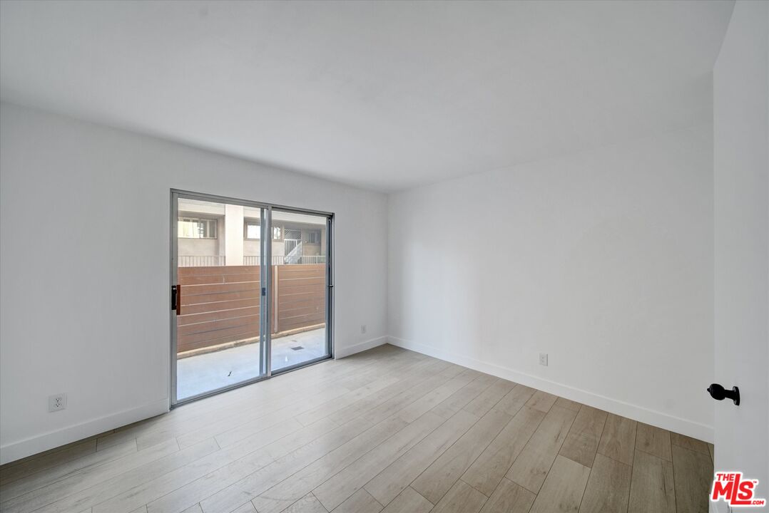 15 Spinnaker Street, Unit 101 Marina del Rey, CA 90292 - Photo 16 of 39