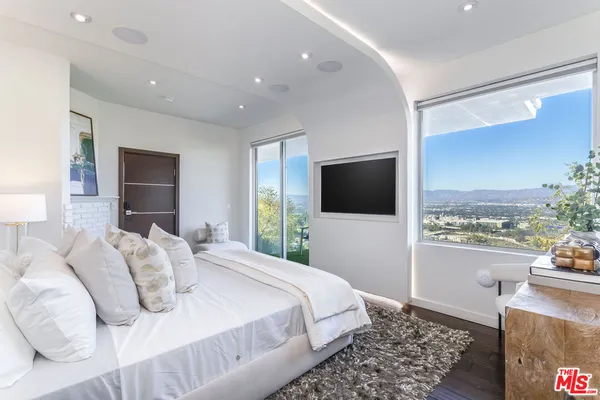 $15,995 | 7177 Pacific View Drive, Los Angeles, CA 90068