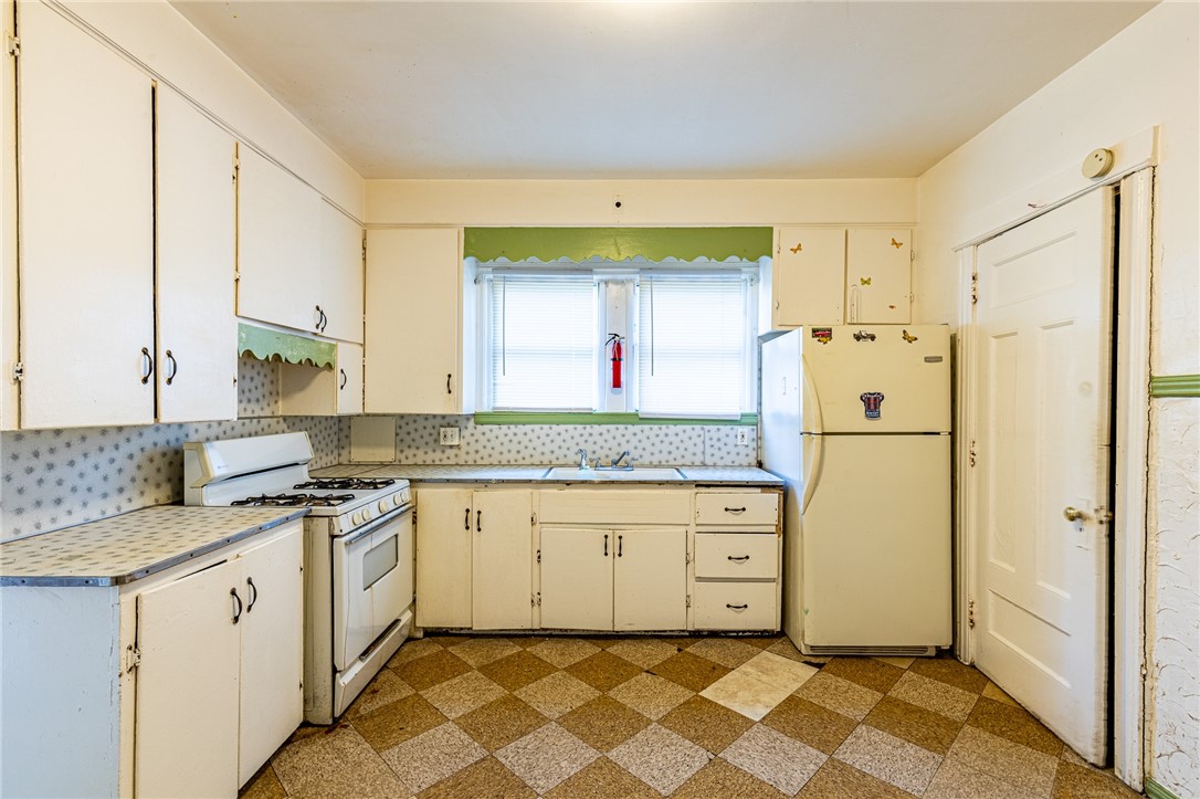 1375 North Clinton Avenue Rochester, NY 14621 - Photo 14 of 50