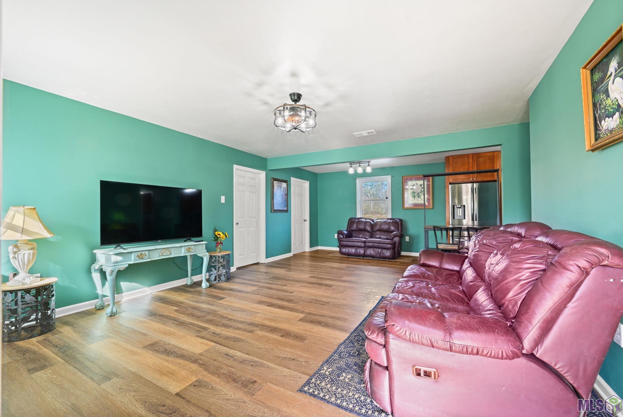 2318 Violet Street Jackson, LA 70748 - Photo 4 of 15 Living Room