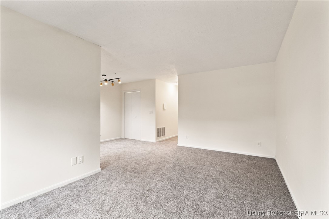 710 Victoria Court New Albany, IN 47150 - Photo 5 of 26