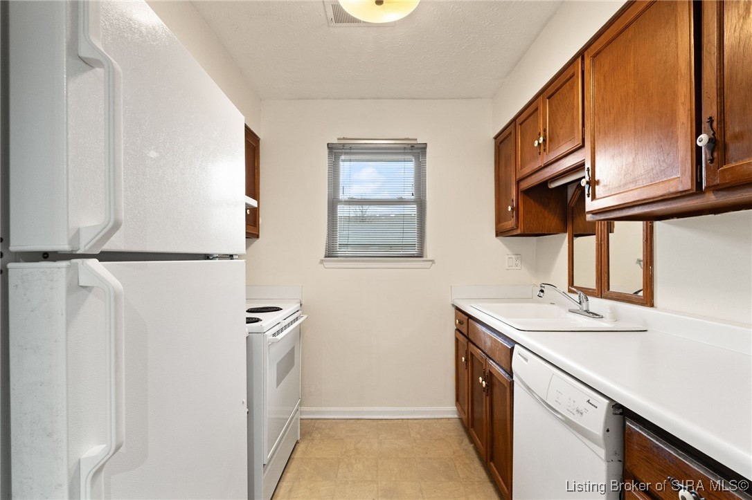 710 Victoria Court New Albany, IN 47150 - Photo 8 of 26