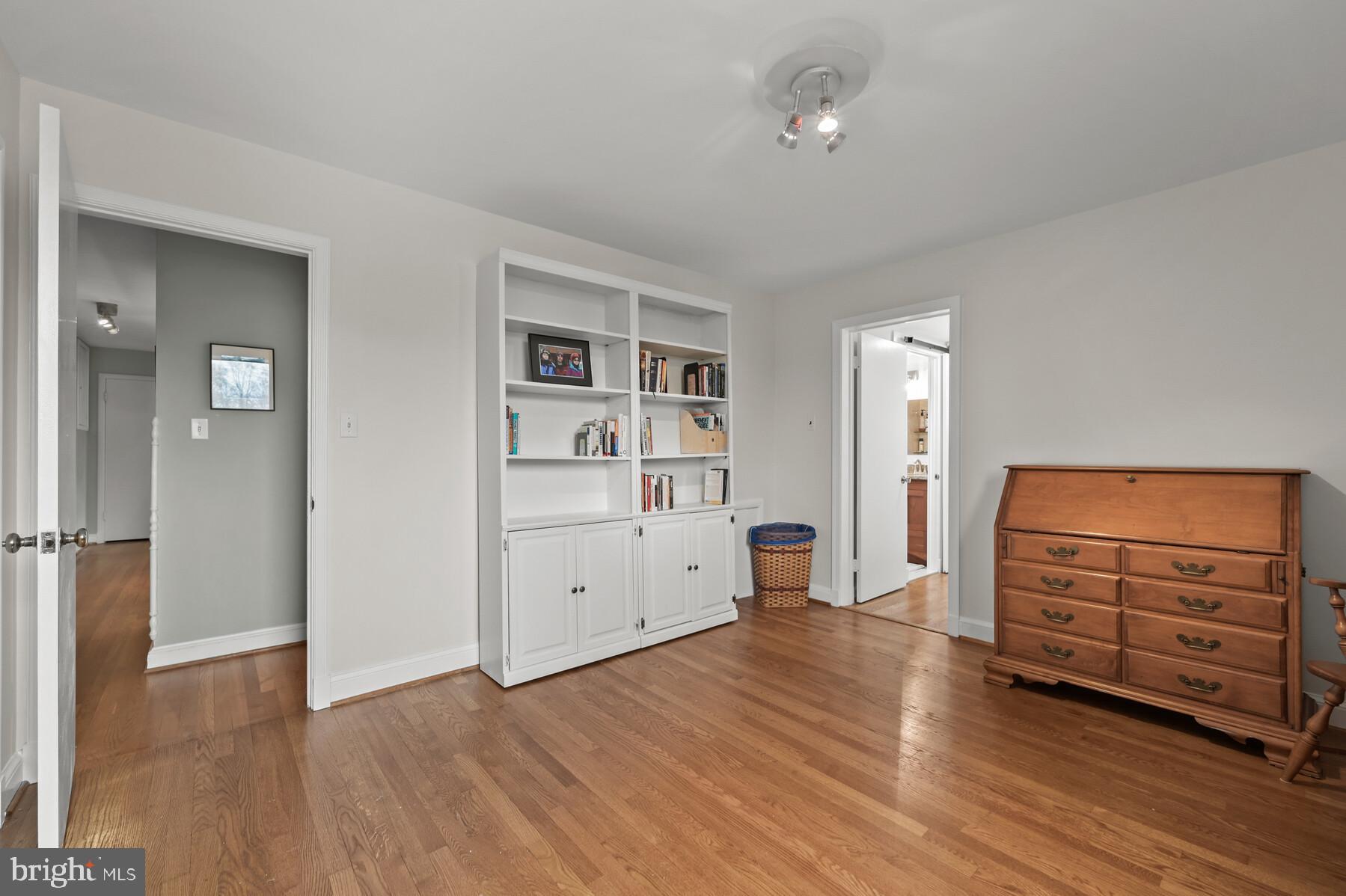 5612 Marengo Road Bethesda, MD 20816 - Photo 18 of 38 Sitting room/Office in Primary Suite