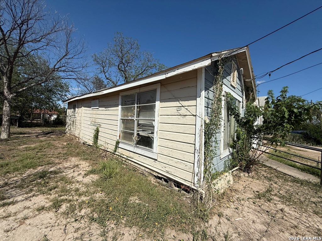 402 Wernett Street Del Rio, TX 78840 - Photo 11 of 14