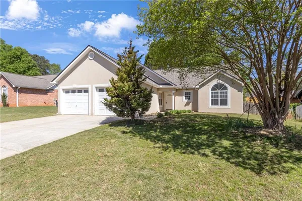 $2,200 | 125 York Lane, Fayetteville, GA 30214