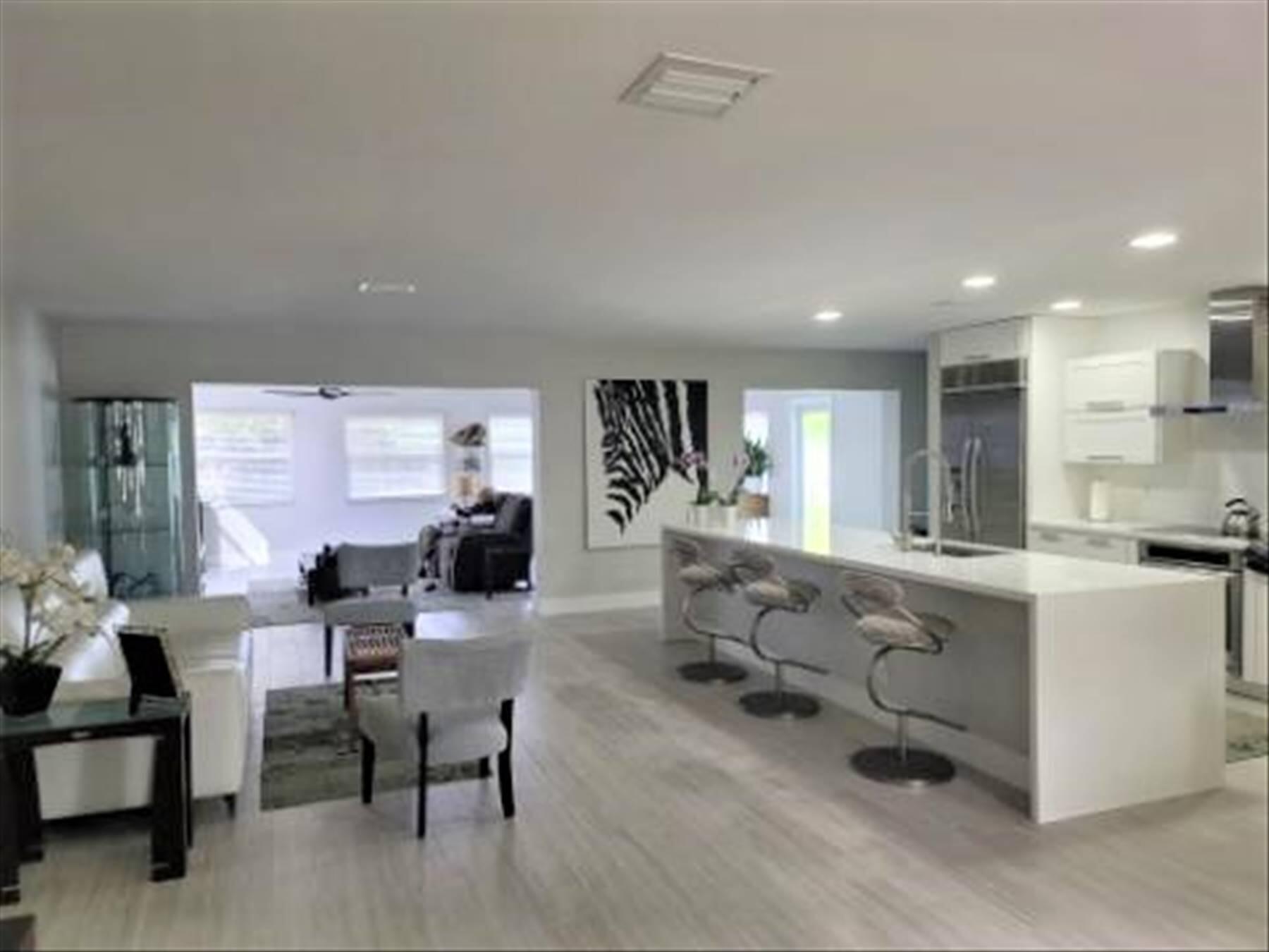 570 Dover Road Tequesta, FL 33469 - Photo 2 of 18 13259014-2