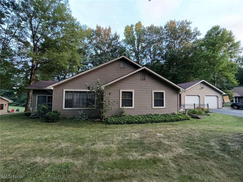972 Perkins Jones Road Northeast Warren, OH 44483 - Photo 2 of 25 Gallery Image 2