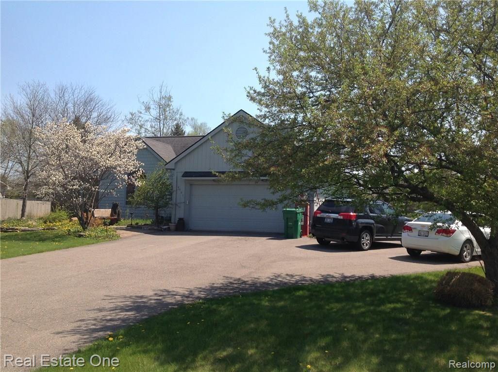 8795 Miller Road Clarkston, MI 48348 - Photo 14 of 30 image.jpeg