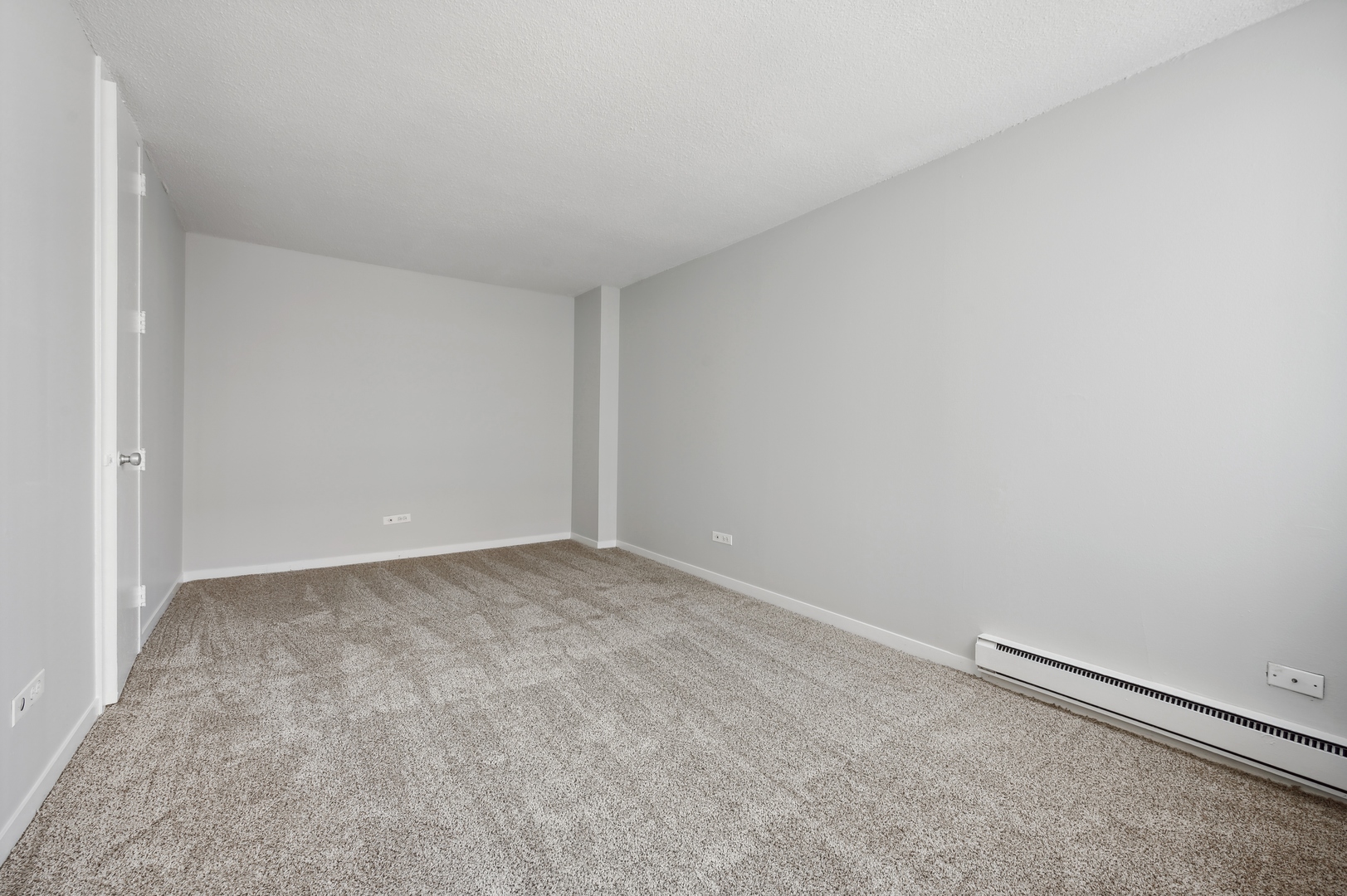 3110 North Sheridan Road, Unit 904 Chicago, IL 60657 - Photo 8 of 12 a view of an empty room