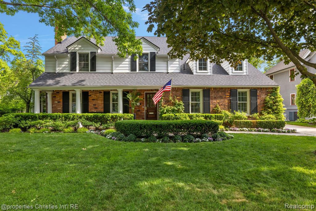 1215 Yorkshire Road Birmingham, MI 48009 - Photo 1 of 47