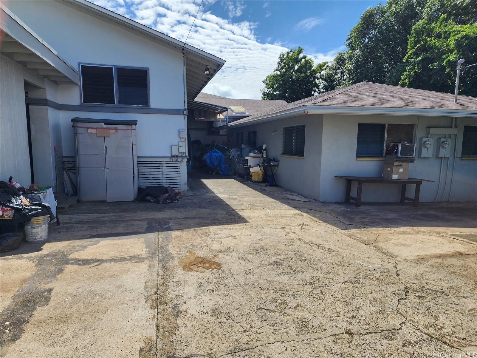 94-1311 Waipahu Street Waipahu, HI 96797 - Photo 2 of 2