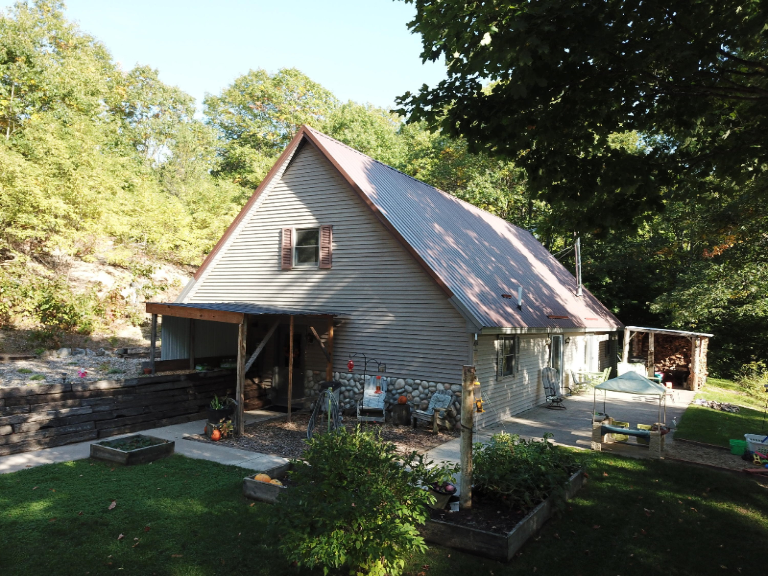 340 West 18 Road Mesick, MI 49668 - Photo 1 of 81 HOME