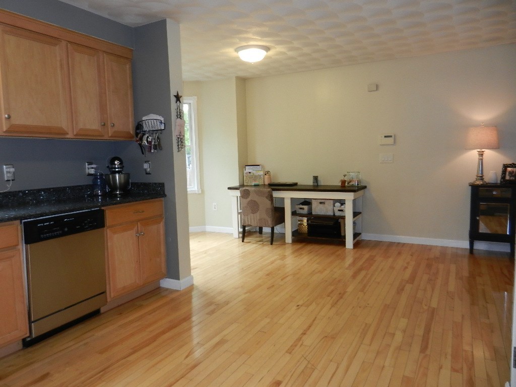 71 Arnold Road Coventry, RI 02816 - Photo 6 of 26 VIEW