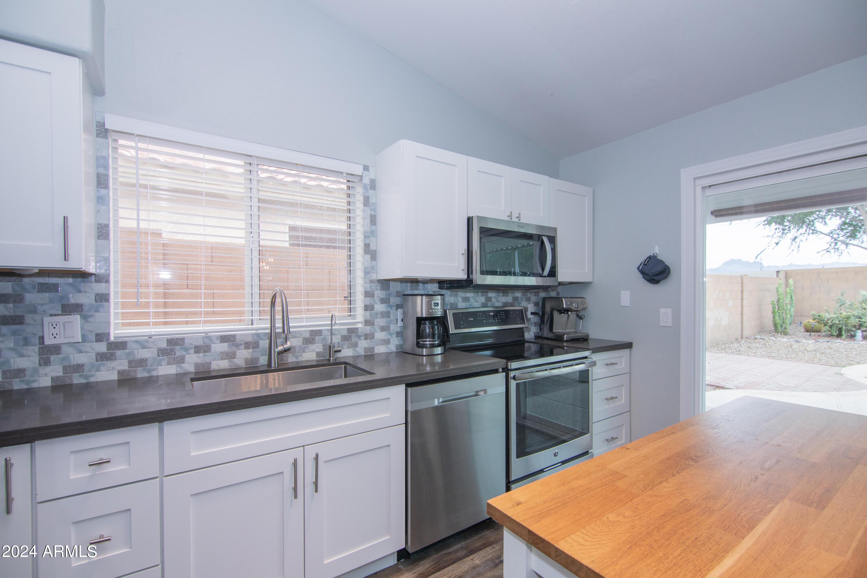 833 South Del Rancho Mesa, AZ 85208 - Photo 11 of 53 Kitchen
