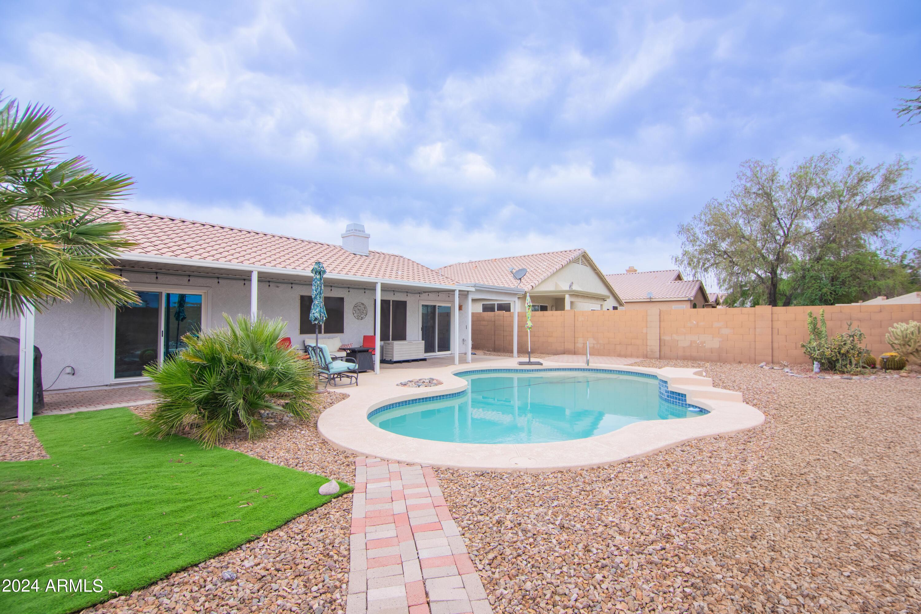 833 South Del Rancho Mesa, AZ 85208 - Photo 35 of 53 Pool