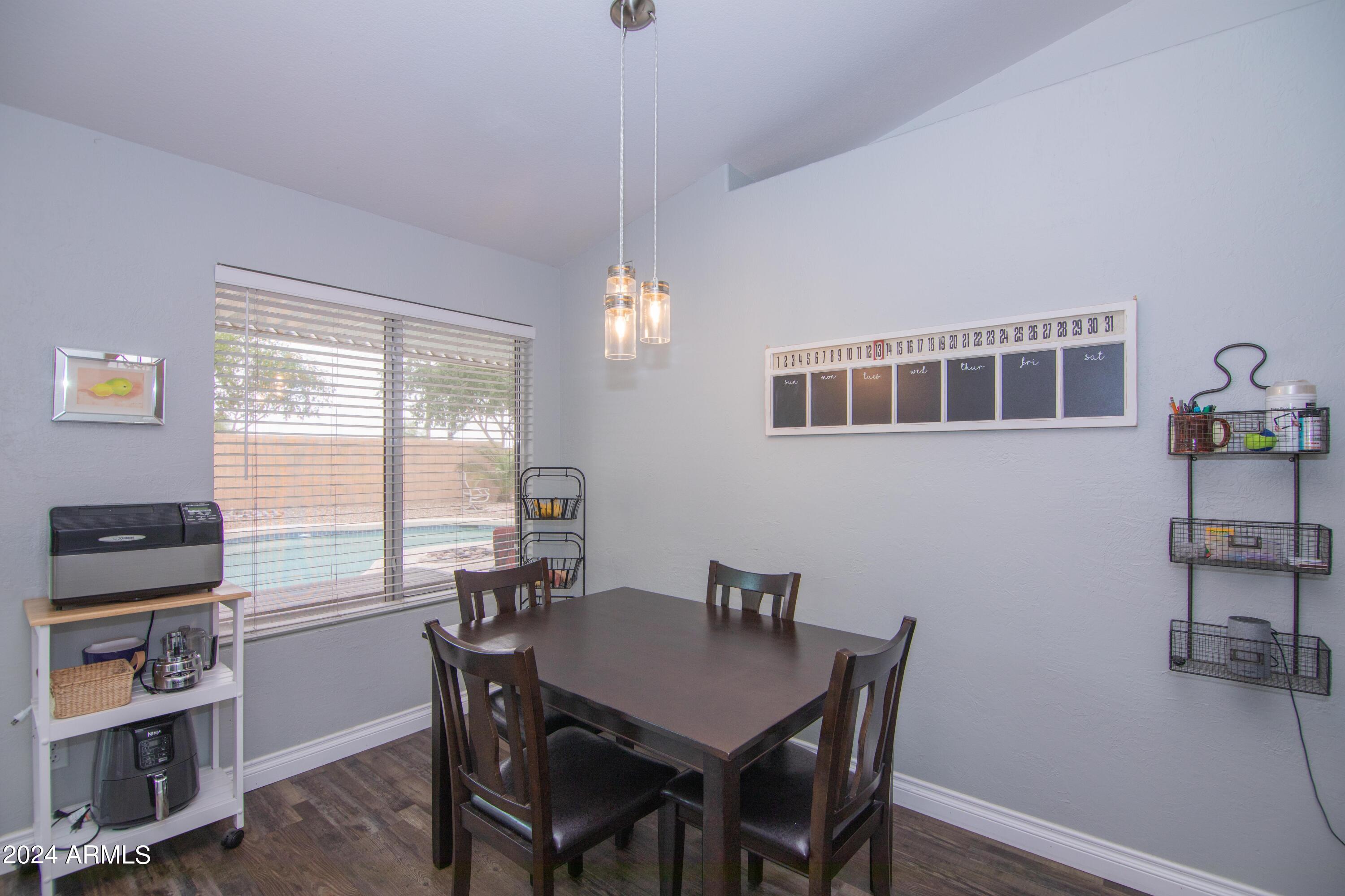 833 South Del Rancho Mesa, AZ 85208 - Photo 5 of 53 Eat in Kitchen
