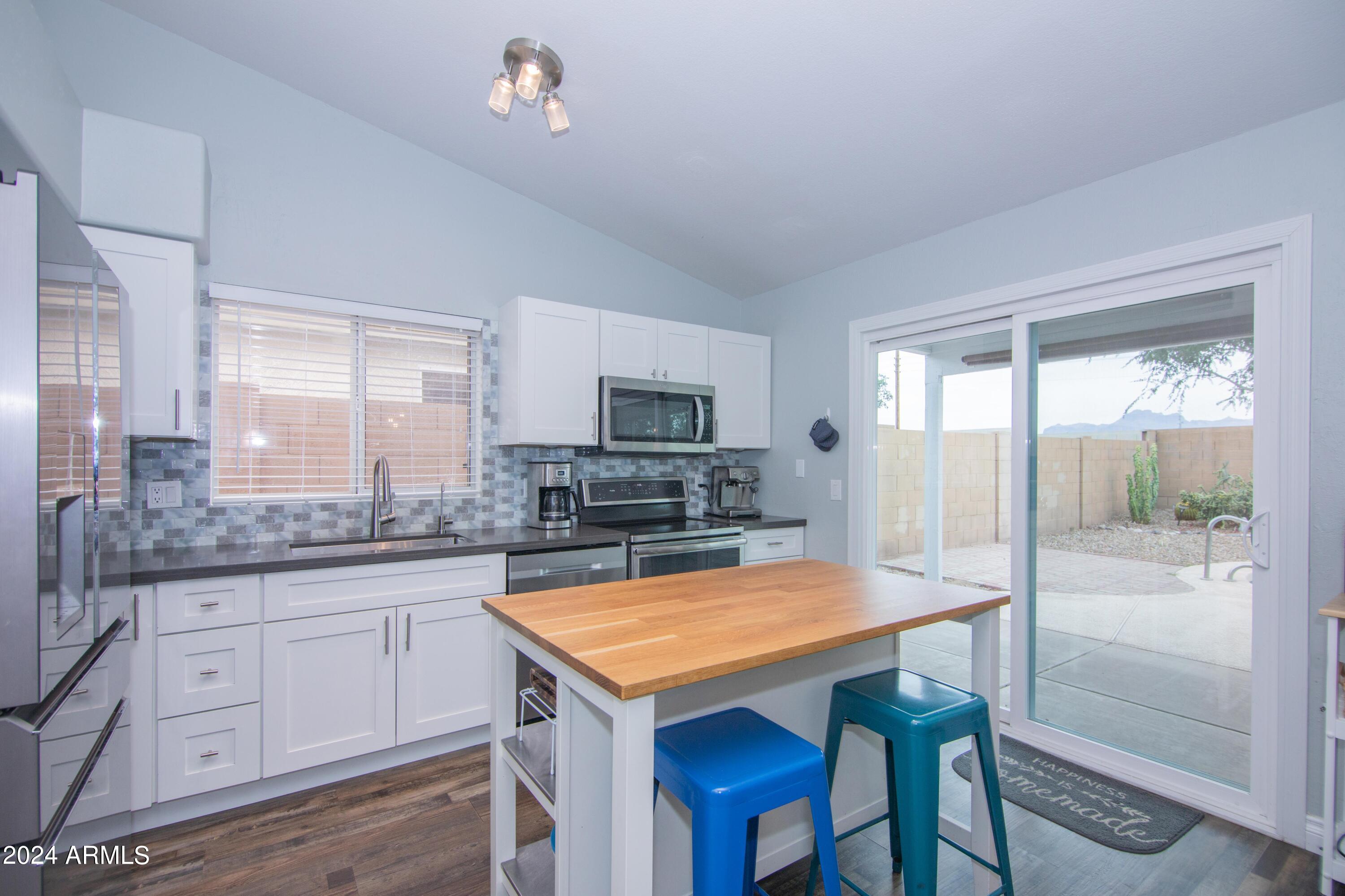 833 South Del Rancho Mesa, AZ 85208 - Photo 10 of 53 Kitchen