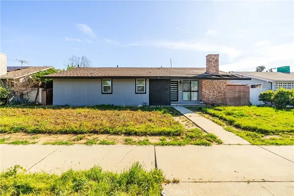 $900,000 | 7702 De Soto Avenue, Canoga Park, CA 91304