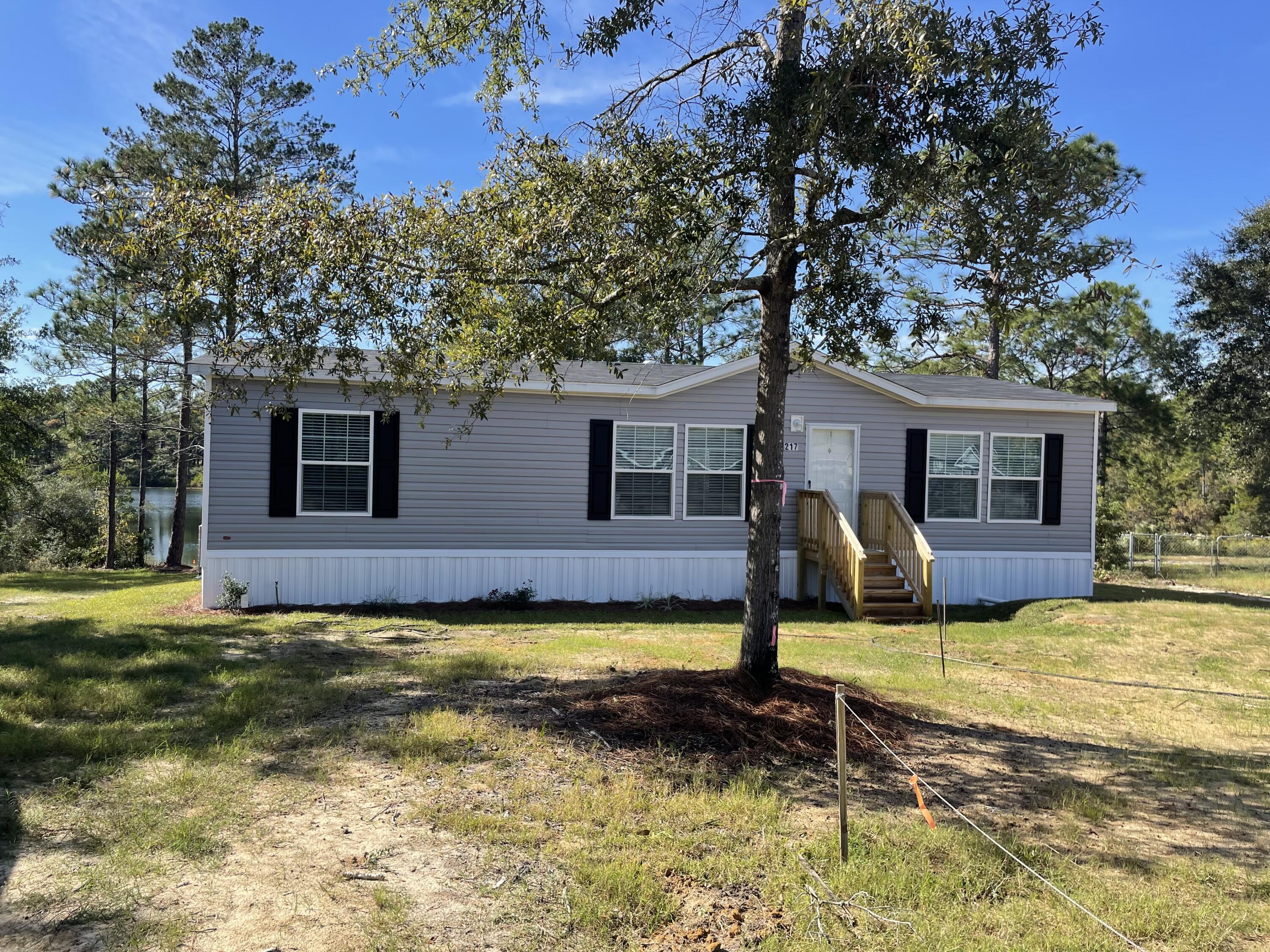 217 North Raphael Road DeFuniak Springs, FL 32433 - Photo 1 of 18 IMG_5809 (2)