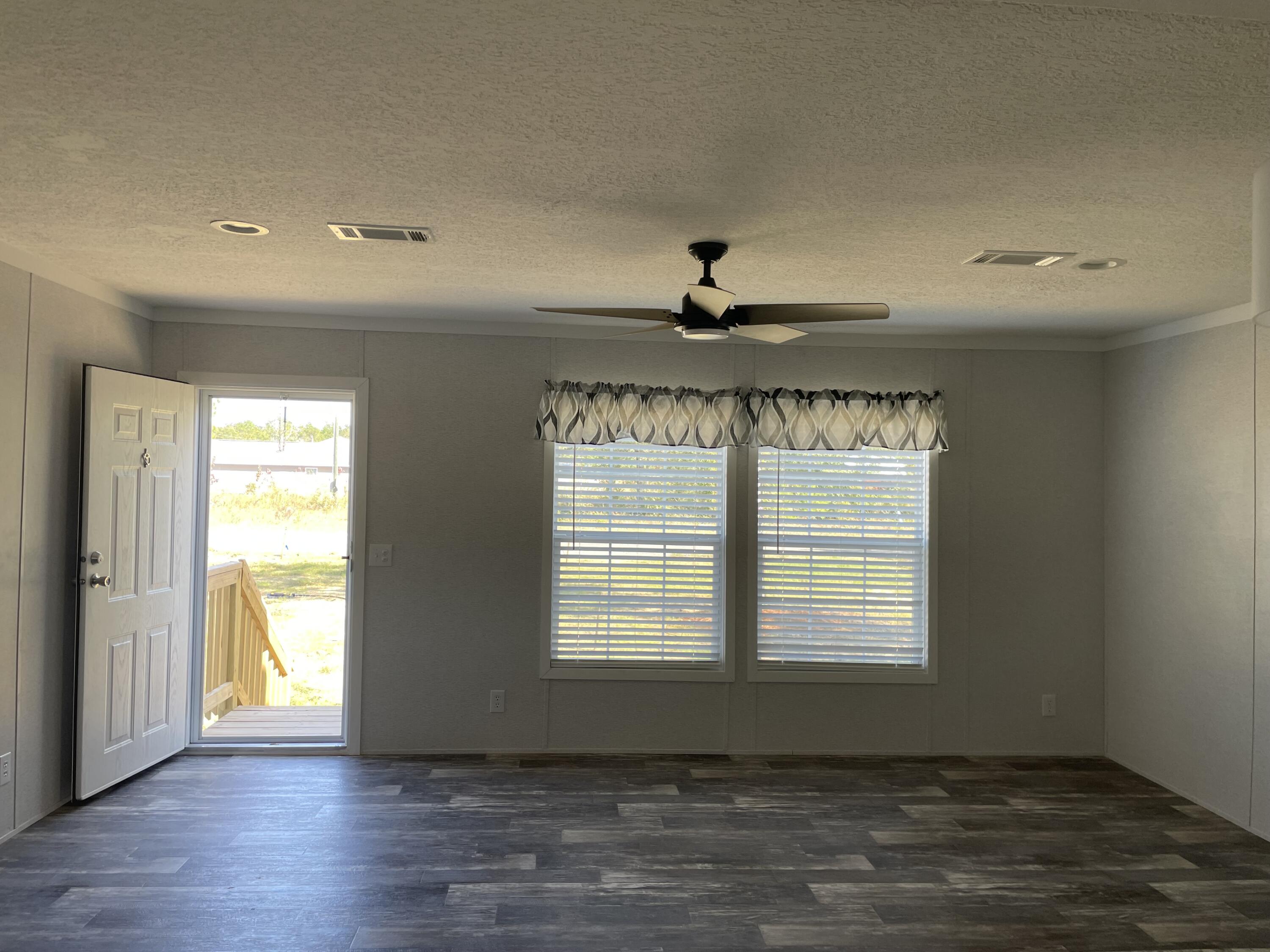 217 North Raphael Road DeFuniak Springs, FL 32433 - Photo 3 of 18 IMG_5793