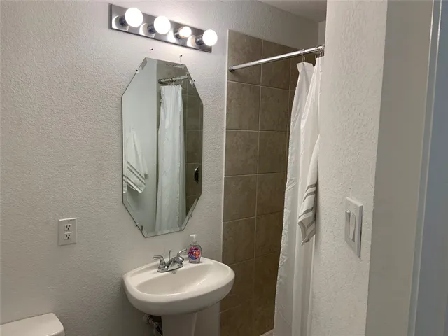 $1,150 | 268 Oak Ridge Drive, Livingston, TX 77351