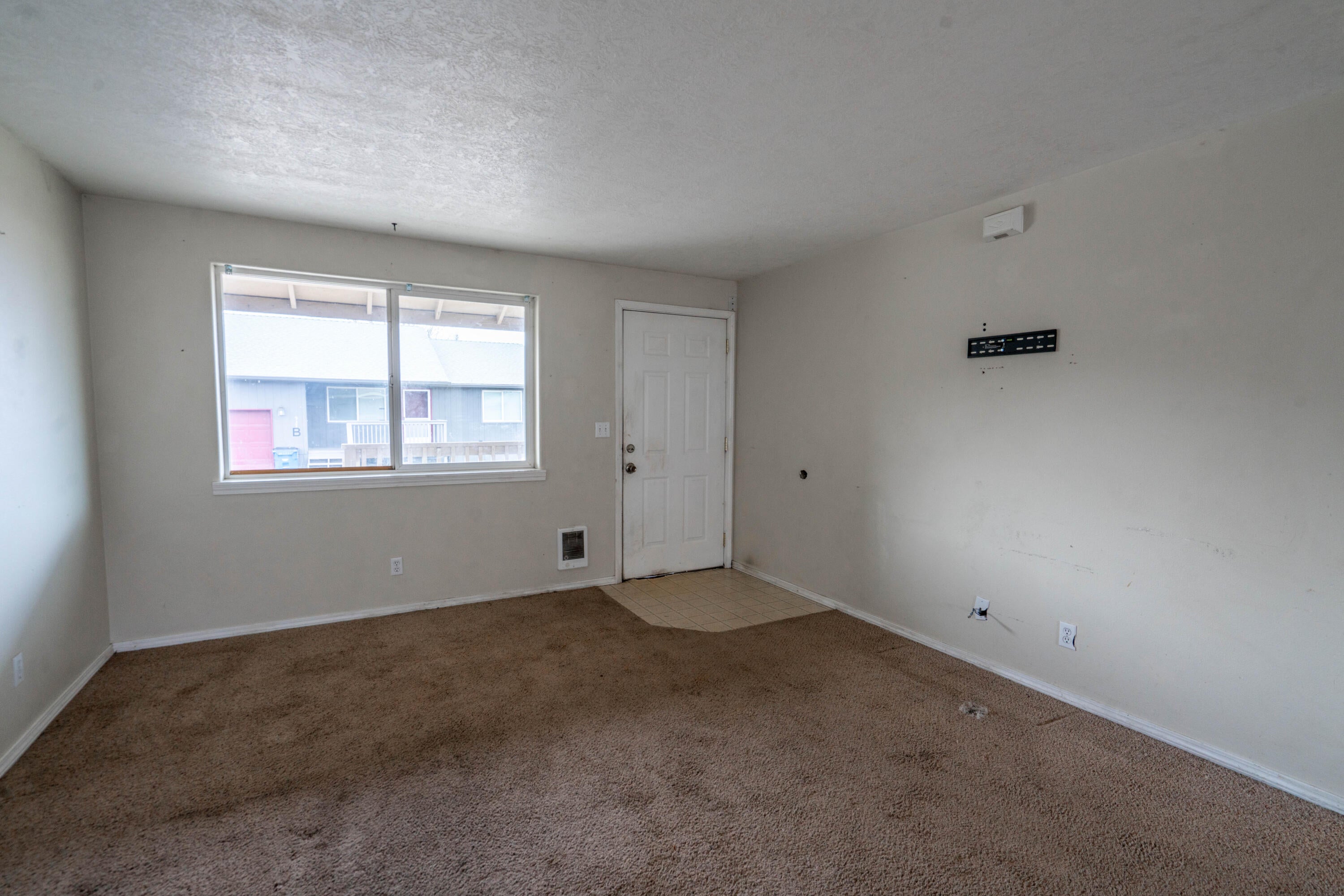 935 Northwest Cains Road Prineville, OR 97754 - Photo 6 of 24 06