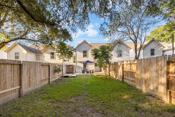 $1,950 | 207 Foster Street, Tomball, TX 77375