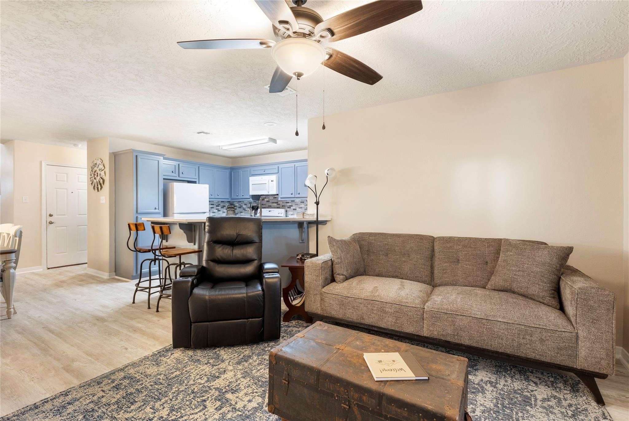 207 Foster Street Tomball, TX 77375 - Photo 8 of 15