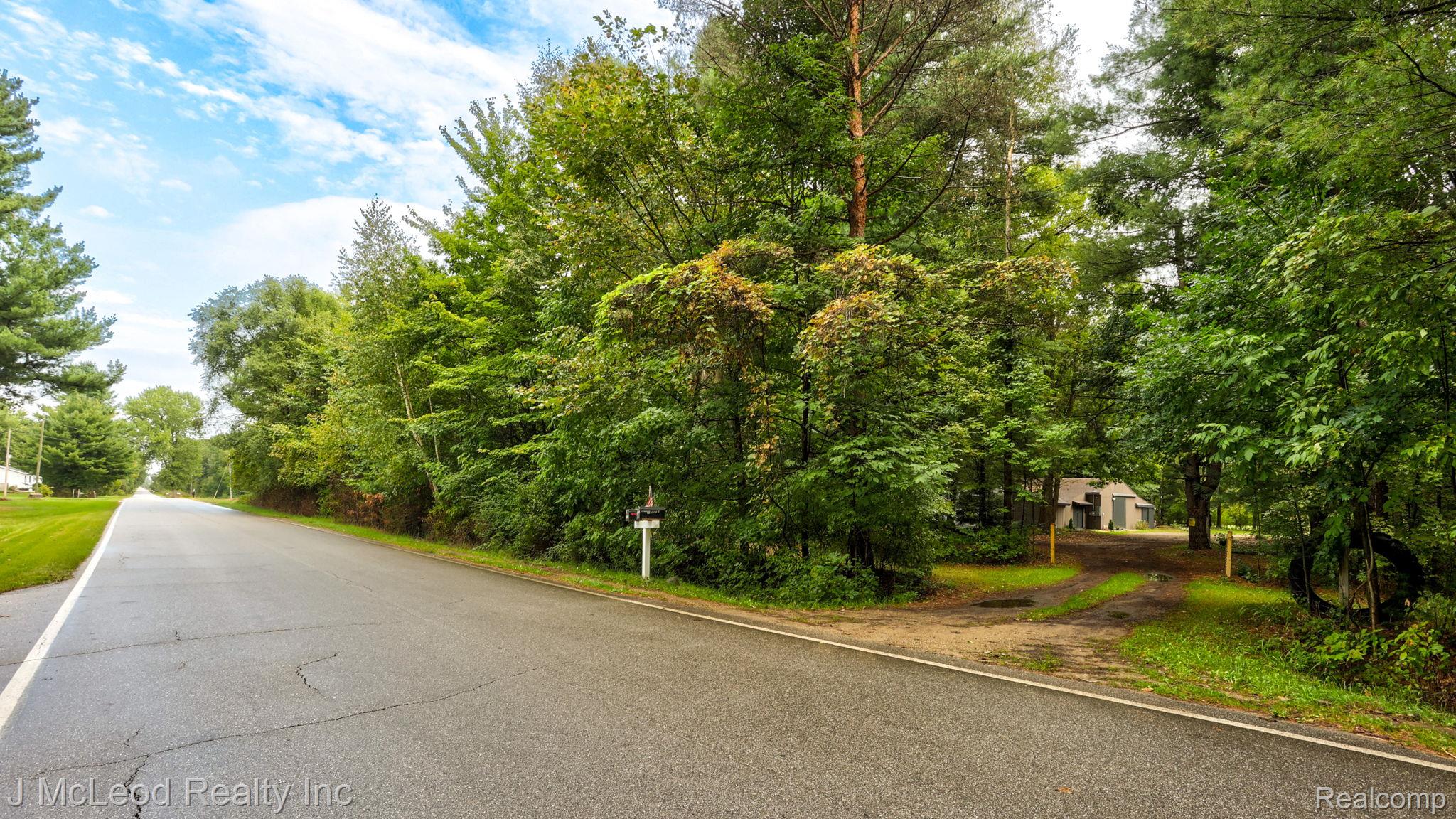 5929 Murphy Lake Road Millington, MI 48746 - Photo 30 of 36 30-web-or-mls-5929 Murphy Lake Rd Millington-30.jpg