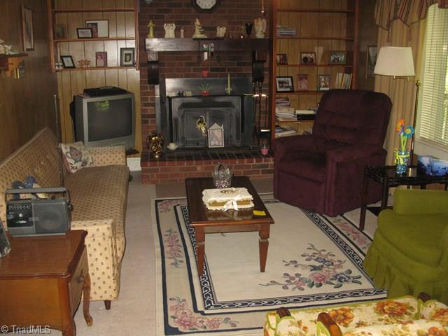 536 Boomer Road Boomer, NC 28606 - Photo 18 of 33 living room