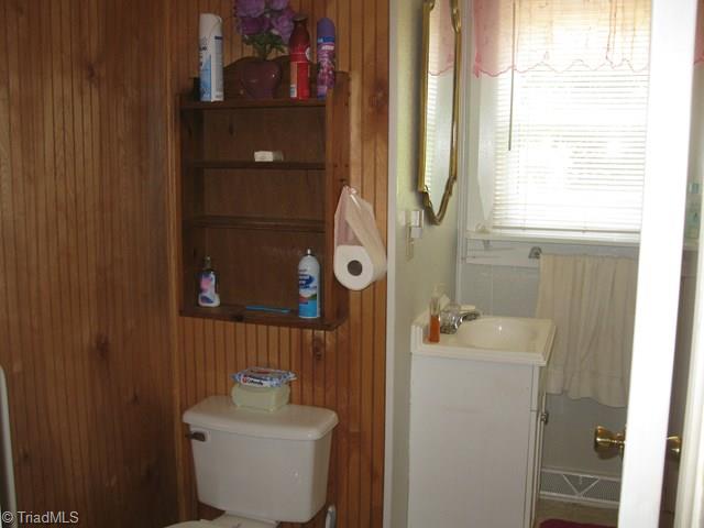536 Boomer Road Boomer, NC 28606 - Photo 25 of 33 Bathroom