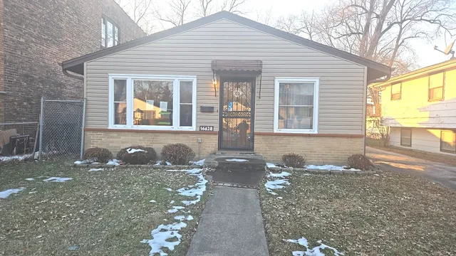 $89,900 | 16628 Winchester Avenue, Markham, IL 60428