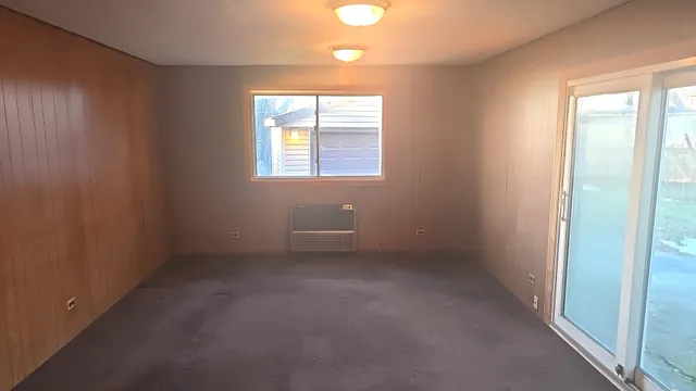 a view of empty room with window