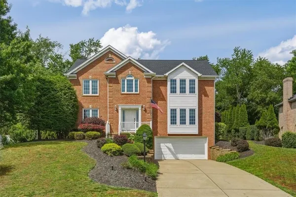 $599,000 | 130 Field Club Circle, McKees Rocks, PA 15136