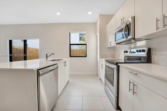 $2,990 | 11918 Southwest 245 Terrace, Unit 11918, Homestead, FL 33032