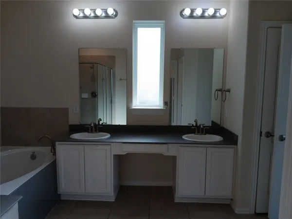 $2,100 | 24722 Lake Basin Court, Katy, TX 77493