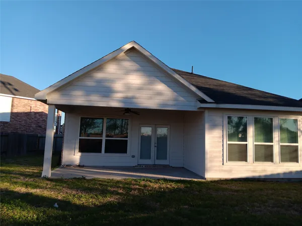 $2,100 | 24722 Lake Basin Court, Katy, TX 77493