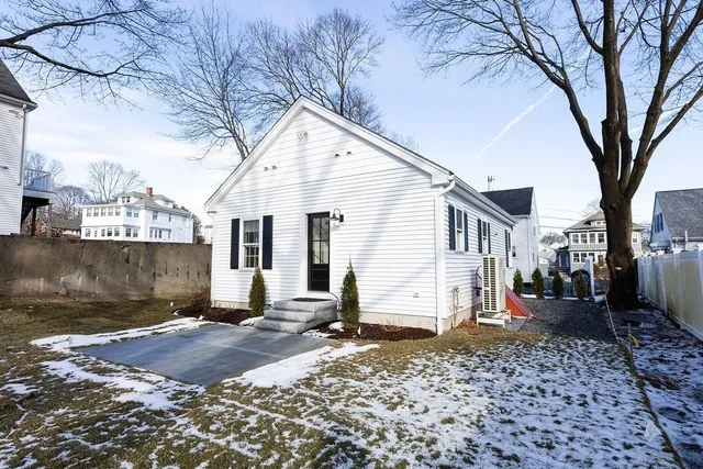 $3,100 | 17 R Harding Road, Norwood, MA 02062