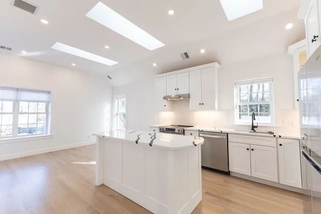 $3,100 | 17 R Harding Road, Norwood, MA 02062