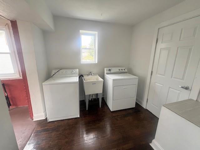 358 Pointview Road Pittsburgh, PA 15227 - Photo 8 of 12 a utility room with dryer and washer
