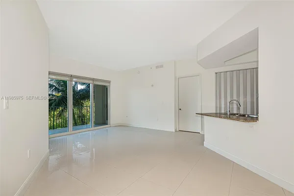 $3,800 | 20000 East Country Club Drive, Unit 412, Aventura, FL 33180