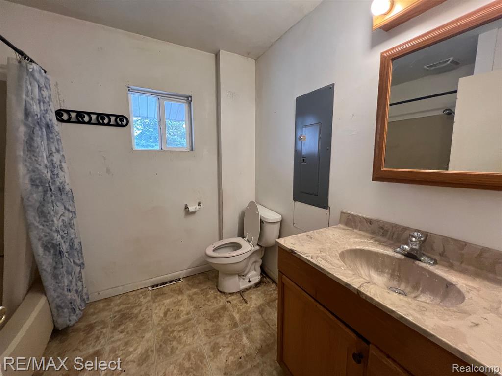 3211 South Center Road Burton, MI 48519 - Photo 11 of 30