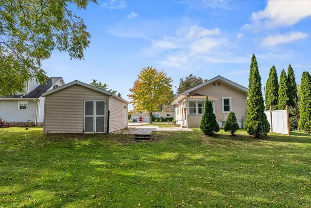 $200,000 | 110 Maple Street, Belgium, WI 53004