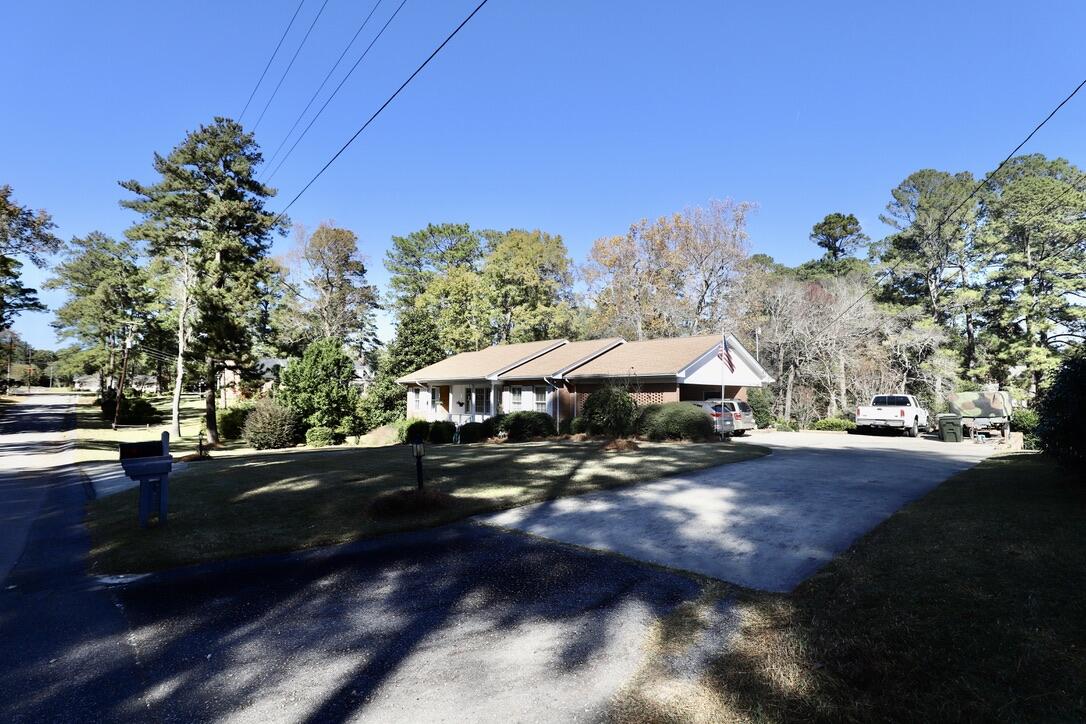 450 Ulmer Street Elloree, SC 29047 - Photo 5 of 117