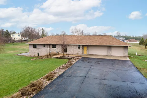 $449,900 | W4967 Burdick Road, Black Creek, WI 54106