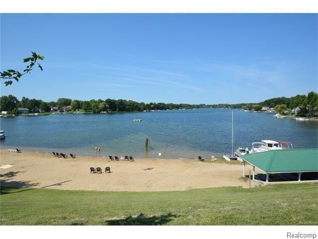 1094 Miller Road Lake Orion, MI 48362 - Photo 17 of 25 Optional Privileges on All Sports Long Lake