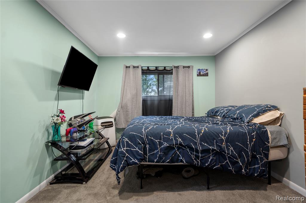 48425 Romeo Plank Road Macomb, MI 48044 - Photo 20 of 31