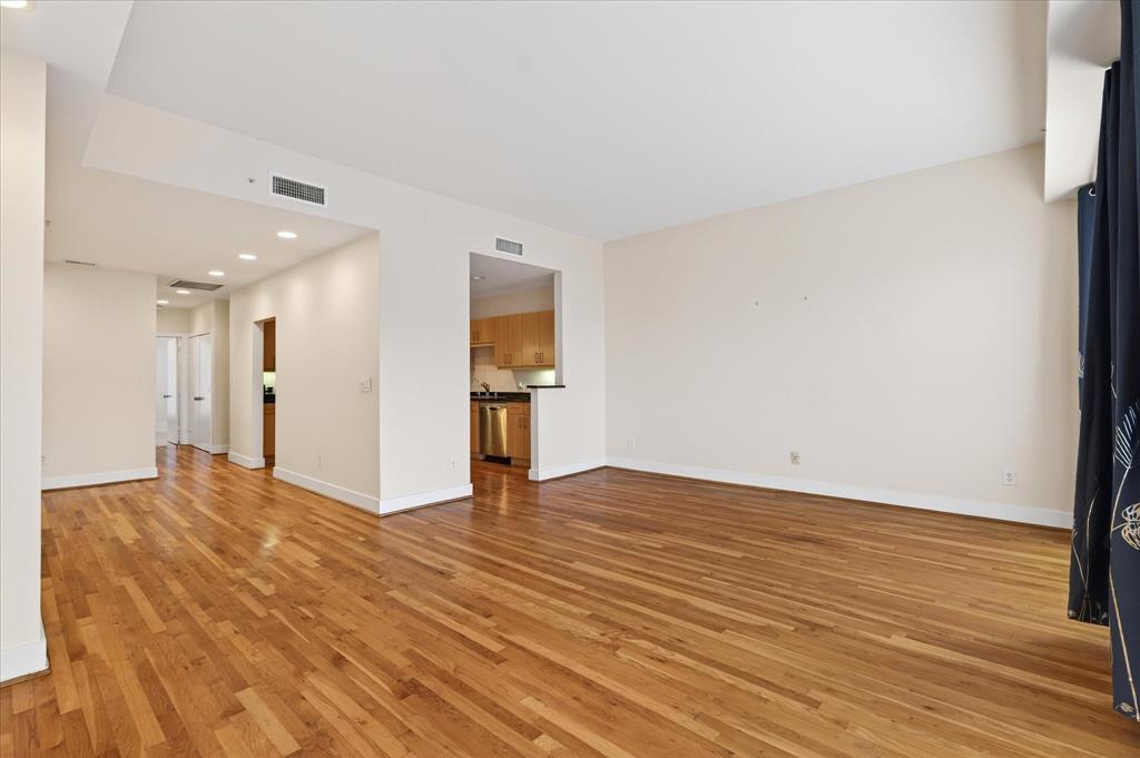 5055 Addison Circle, Unit 409 Addison, TX 75001 - Photo 13 of 37