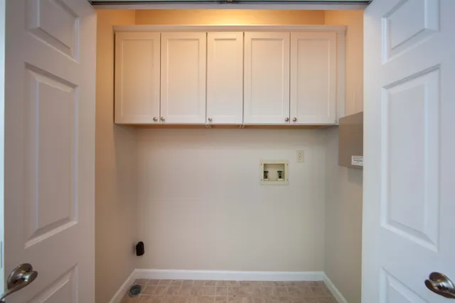 a view of walk in closet