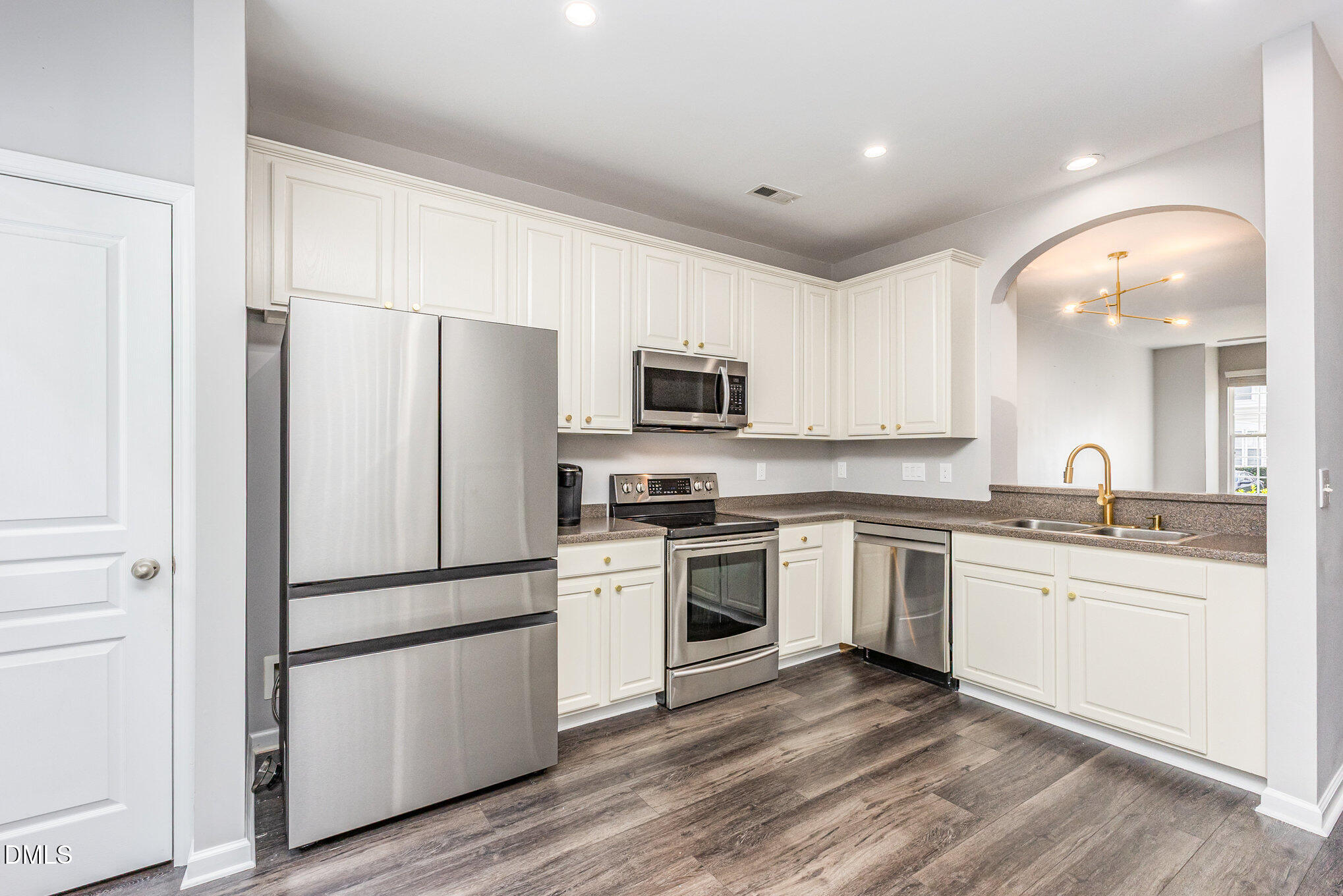 7824 Silverthread Lane Raleigh, NC 27617 - Photo 11 of 33 011_cj4a2496-edit_629